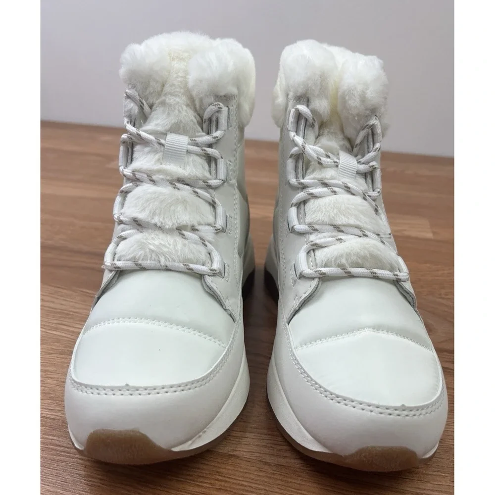 Dream Pairs Snow Winter Boots, Off-White, Women's Size 7 NEW